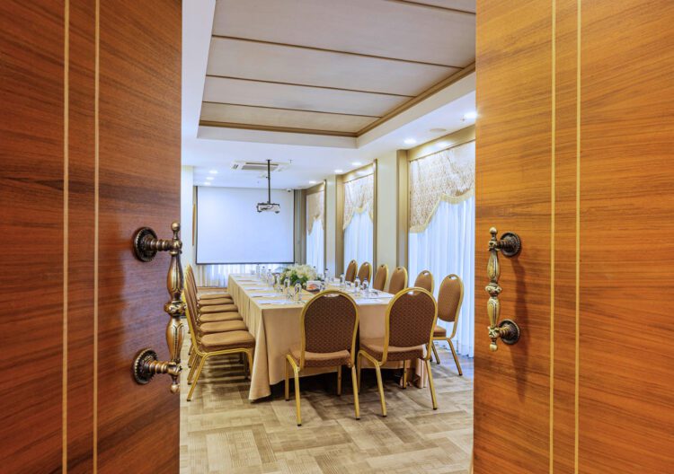 Конферен-зал Яшмак