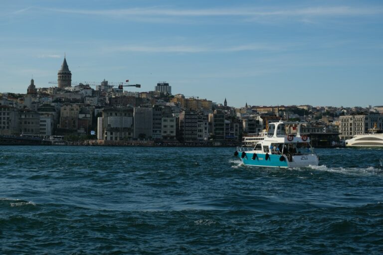 Özgün Bir Boğaz Yolculuğu İçin Eminönü Vapur Rotaları