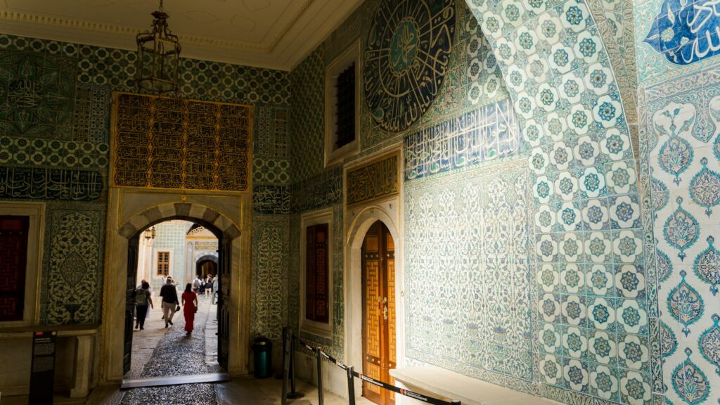 Topkapi Palace Entry Guide and Museum Pass Ticket Options