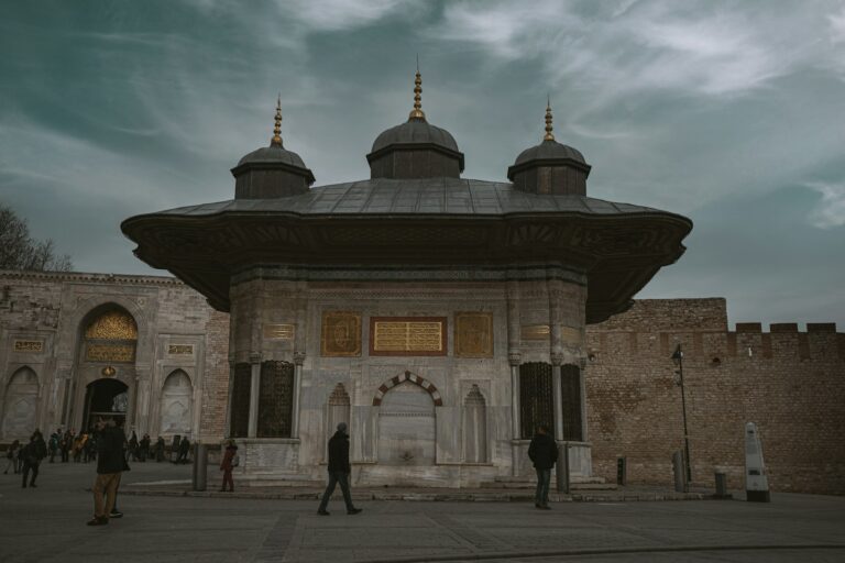 Adım Adım Topkapı Sarayı Harem ve Avlu Gezi Rehberi